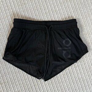 Alo Yoga 2" Shorts Black XS — Barely Worn